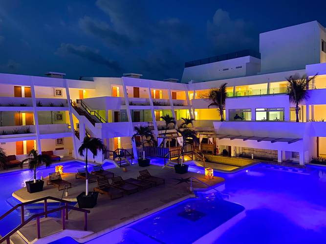 Piscina Hotel FLAMINGO CANCUN ALL INCLUSIVE Cancún