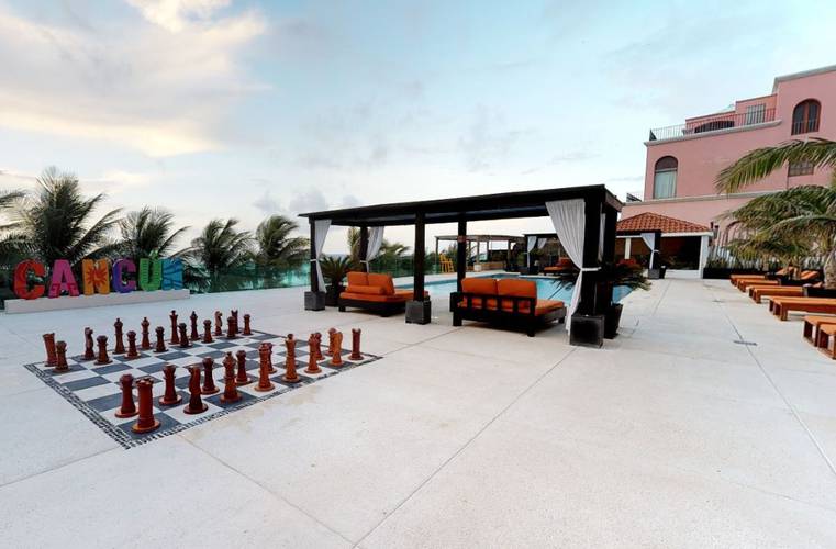 Alberca con pizzería y bar Hotel FLAMINGO CANCUN ALL INCLUSIVE Cancún