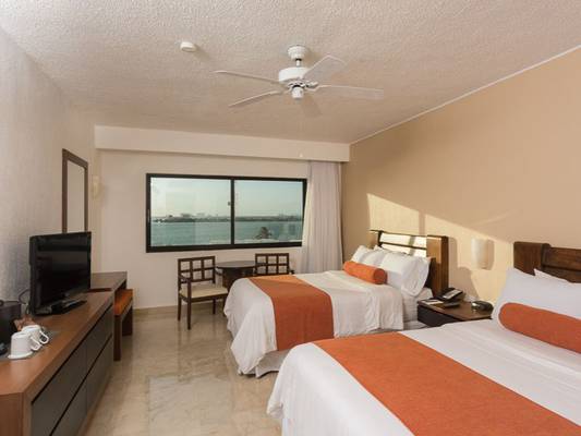 Deluxe room with lagoon views flamingo cancun resort hotel Deluxe room with lagoon views flamingo cancun resort hotel