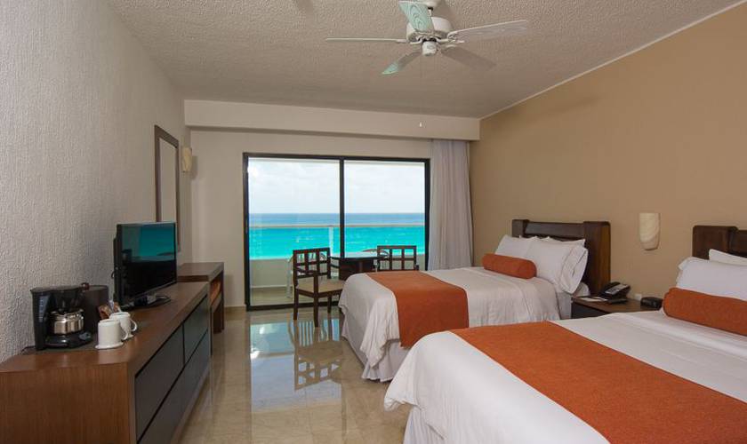 Deluxe room with sea views Flamingo Cancun Resort Hotel