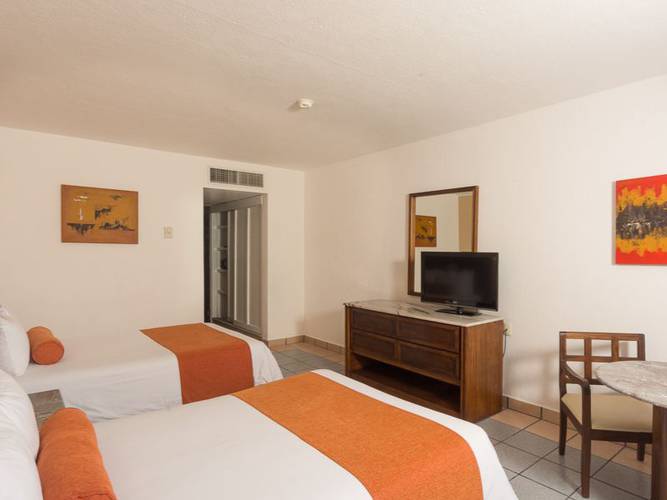 Standard room with sea views Flamingo Cancun Resort Hotel