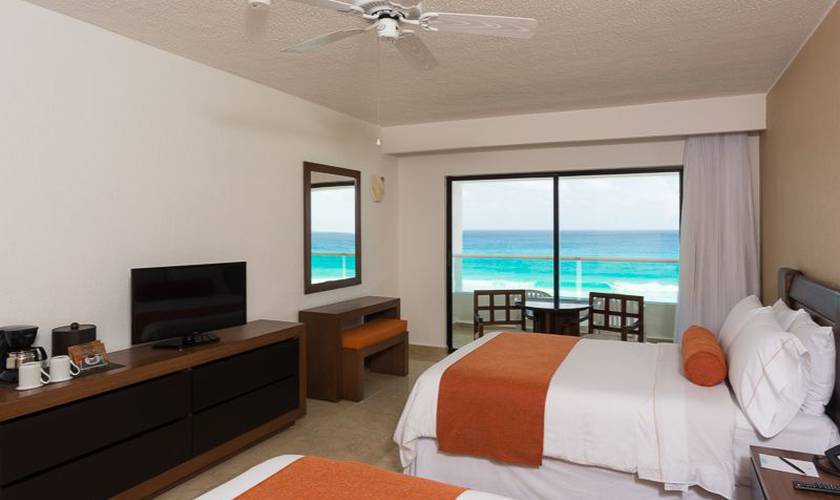 Deluxe room with sea views Flamingo Cancun Resort Hotel