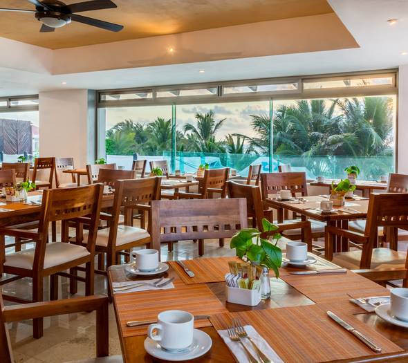 La fuente restaurant FLAMINGO CANCUN ALL INCLUSIVE Hotel Cancun