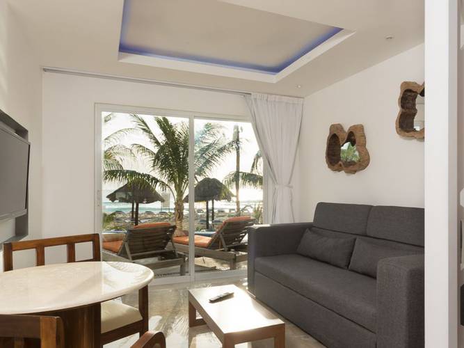 Swim up junior suite Flamingo Cancun Resort Hotel Swim up junior suite Flamingo Cancun Resort Hotel