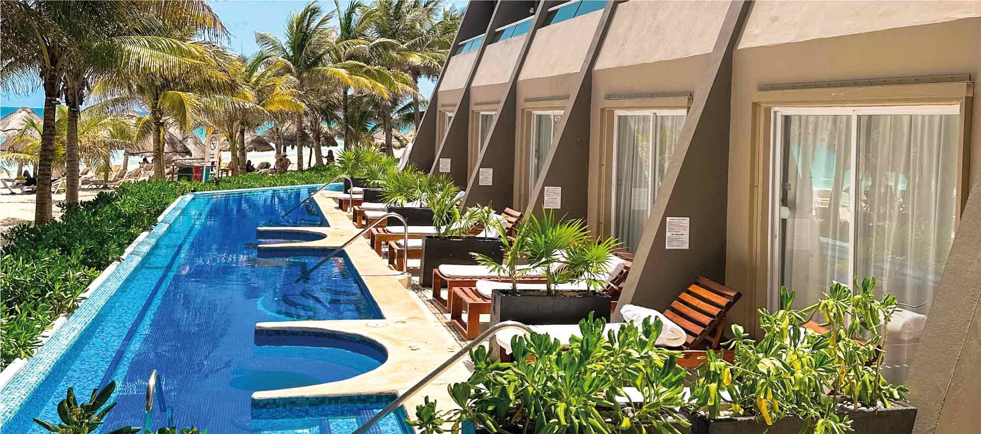  Flamingo Cancun Resort Hotel