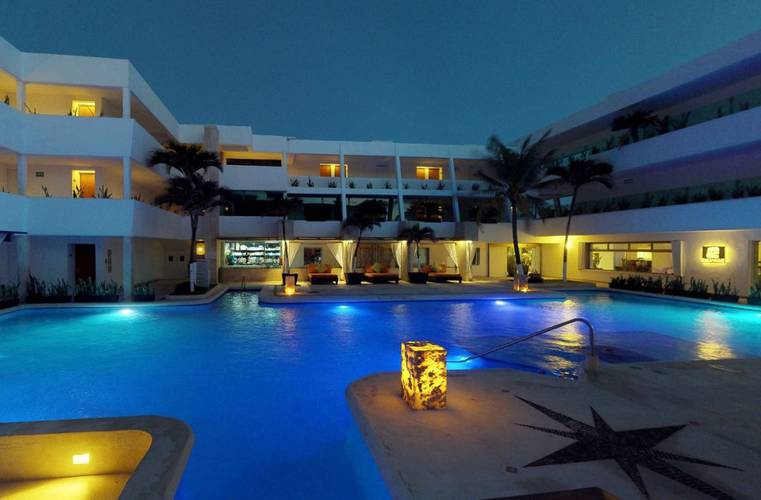 Las palmas swimming pool Flamingo Cancun Resort Hotel