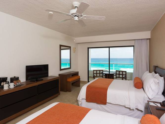 Deluxe room with sea views Flamingo Cancun Resort Hotel Deluxe room with sea views Flamingo Cancun Resort Hotel