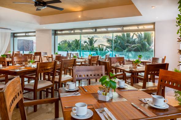La fuente restaurant Flamingo Cancun Resort Hotel