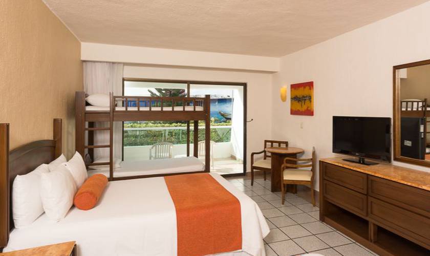 Family room Flamingo Cancun Resort Hotel