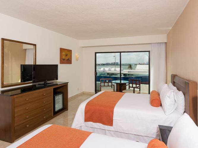 Standard room Flamingo Cancun Resort Hotel Standard room Flamingo Cancun Resort Hotel