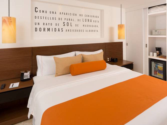 Junior suite swim up Hotel Flamingo Cancun Resort Cancún