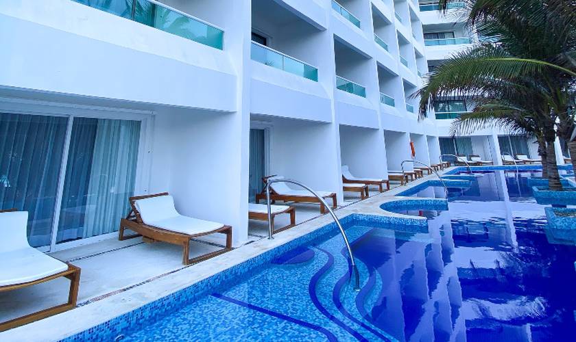 Swim up room Hotel Flamingo Cancun Resort Cancún