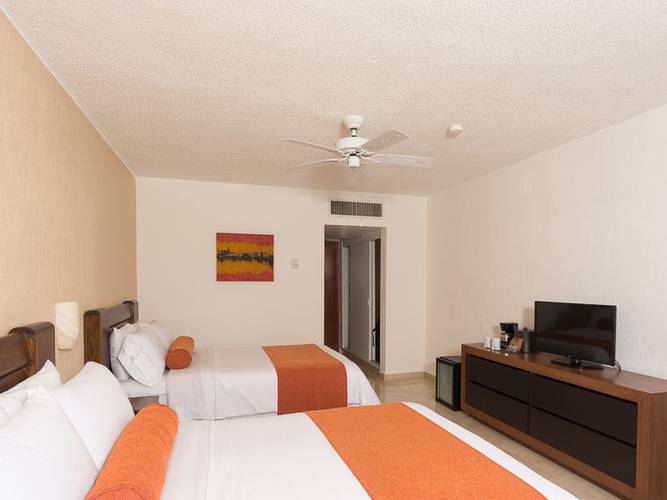 Deluxe room with sea views Flamingo Cancun Resort Hotel Deluxe room with sea views Flamingo Cancun Resort Hotel